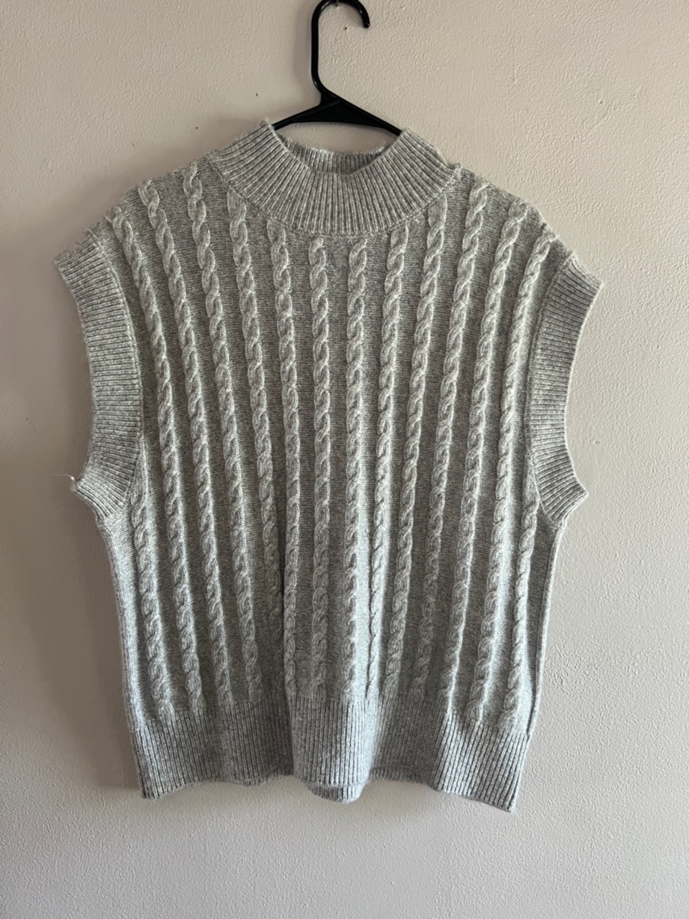 Cupcakes and Cashmere sweater vest size Large